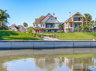 725 Harborside Way, Kemah, TX 77565