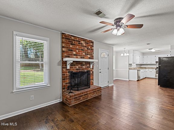 4th image of 4345 Roswell Drive