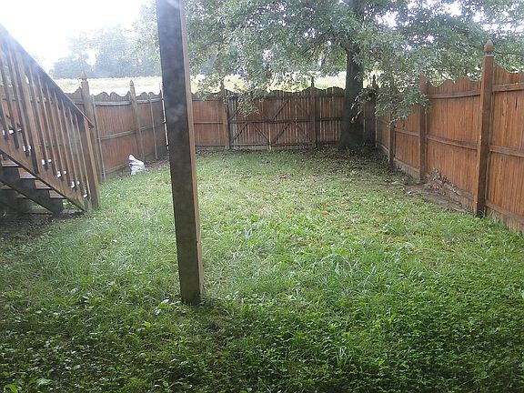 3rd image of 132 Versailles Ct