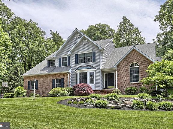 2nd image of 1680 Sherwood Dr