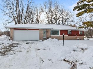 5481 E Reighmoor Rd, Omro, WI 54963