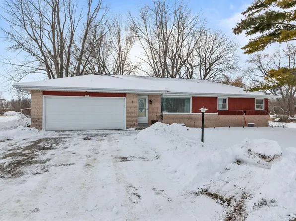 5481 E Reighmoor Rd, Omro, WI 54963