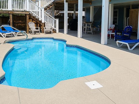 3rd image of 145 Ocean Boulevard W