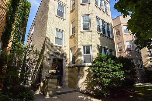 5534 N Artesian Ave #6H Photo 1