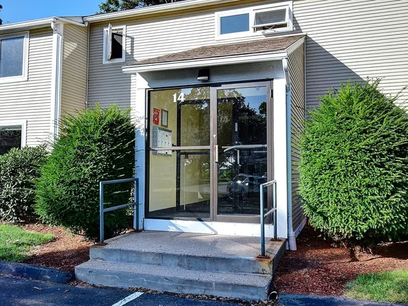 14 Arbor Way APT B, Holyoke, MA 01040