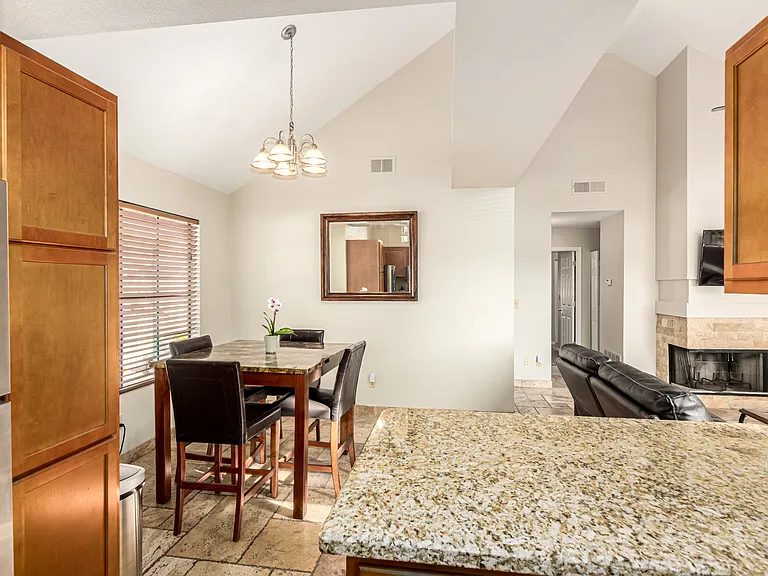 1001 N Pasadena St #50 — Photo 26