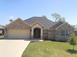 141 Glenbrook Dr, Calera, OK 74730