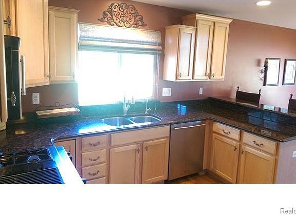 4th image of 3391 High Knoll Dr