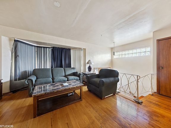 4th image of 222 Zuelke Dr