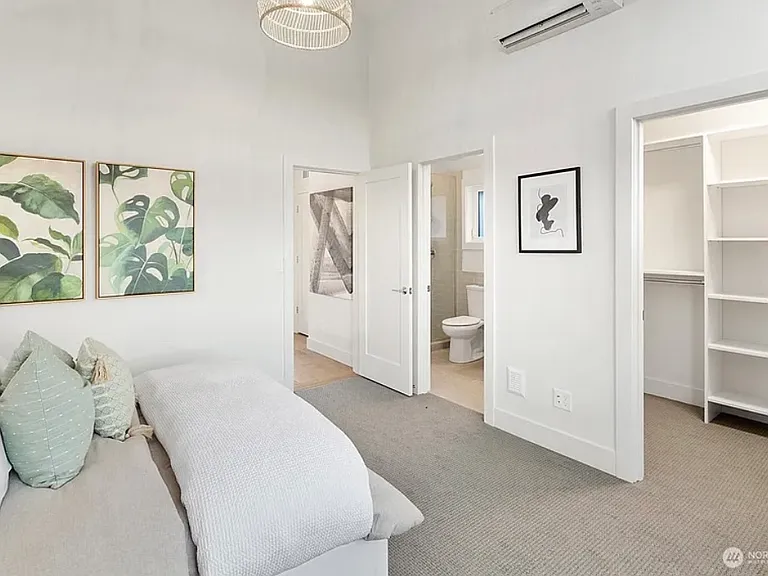 10764 Sand Point Way NE — Photo 5