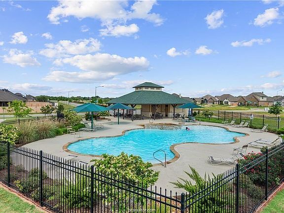 3rd image of 4006 High Creek Ct