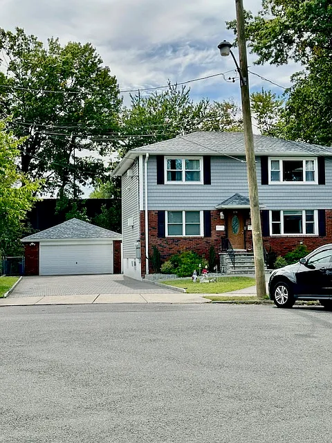 2 bed, $2,600 — Photo 1