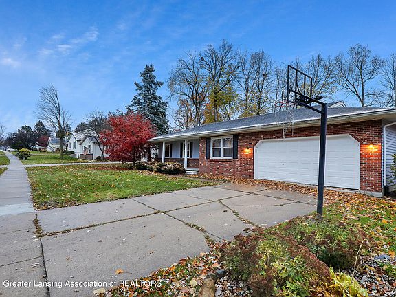 3rd image of 2781 Southwood Dr