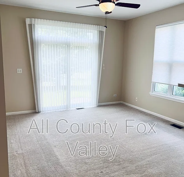 1844 Crenshaw Cir — Photo 27