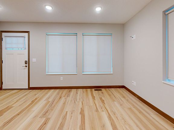4th image of 1328-1330 8th St SE #Faaadbcc6