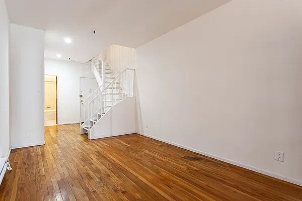 Rented by Cayenne Realty Group | media 23