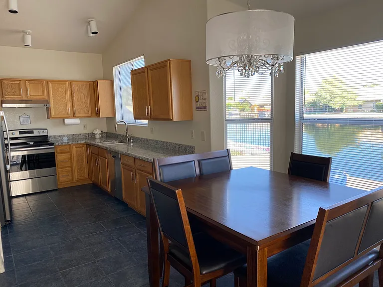 8972 W Lisbon Ln — Photo 8