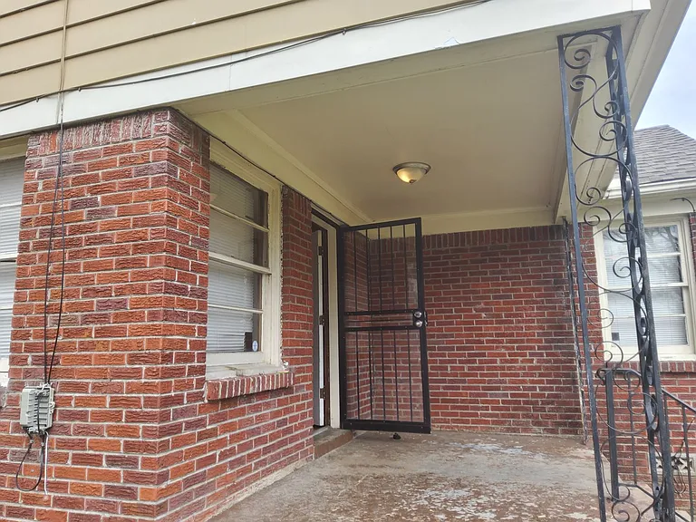 2714 James Rd — Photo 12