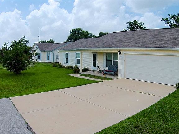 2nd image of 92 Skylark Ln