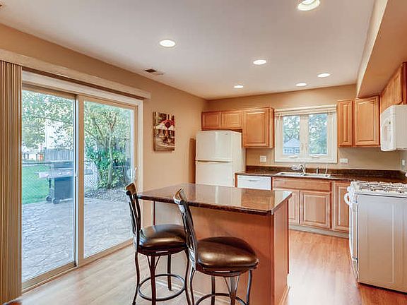 4th image of 490 S Garden Ave