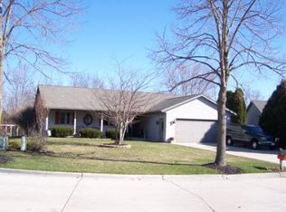 2548 Fox Ridge Ct, Sheboygan, WI 53081