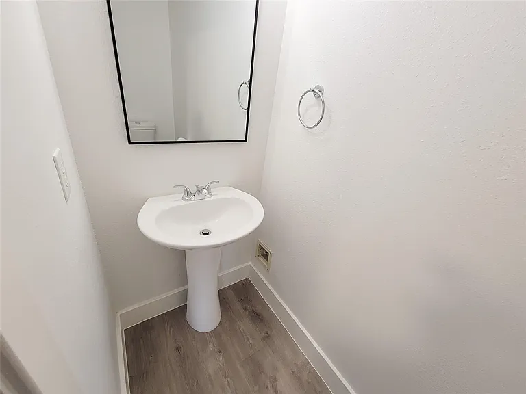 10030 Farrell Dr — Photo 10