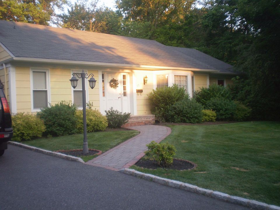 2nd image of 44 Edgewood Ave