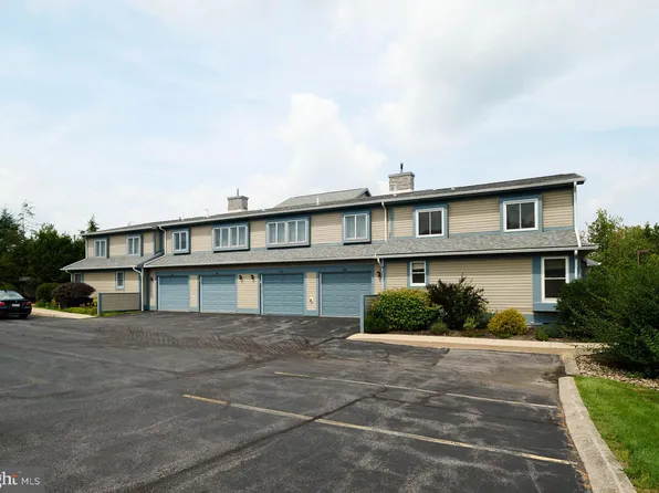 724 Tussey Ln, State College, PA 16801