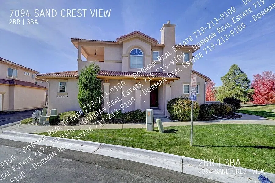 Beautiful Townhome in gated community! — Photo 2