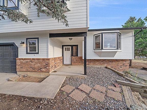 4th image of 3594 Cottonwood Avenue
