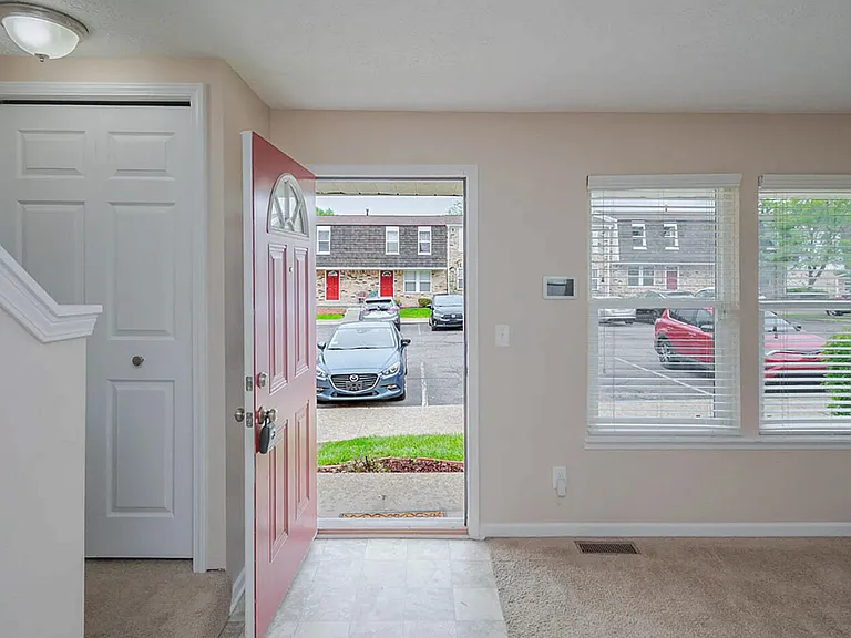 6113 Scotmar Dr — Photo 4
