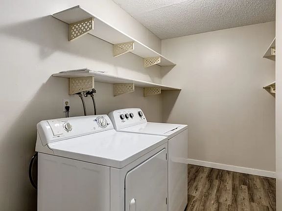 3rd image of 640 Robert St E #302