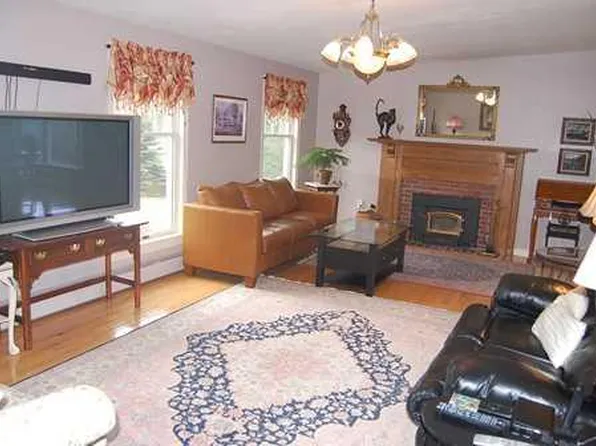 92 Whitten Hill Rd, Kennebunkport, ME 04046