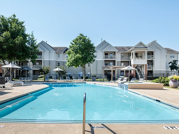 3rd image of 100 Robins West Pkwy #113