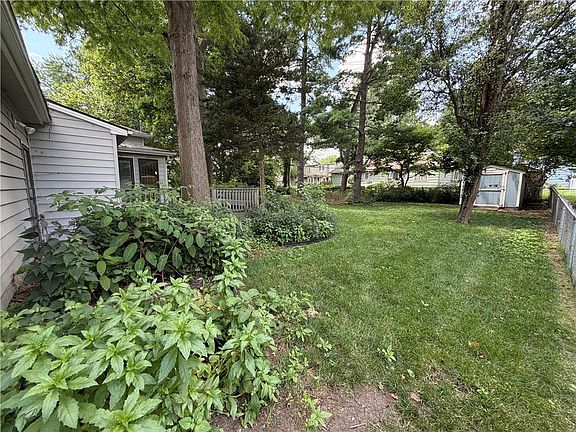 4th image of 9624 Woodson Dr