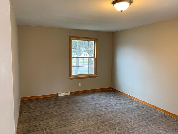 5th image of 817 Meadow Dr