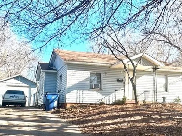 1513 S 6th St, Chickasha, OK 73018