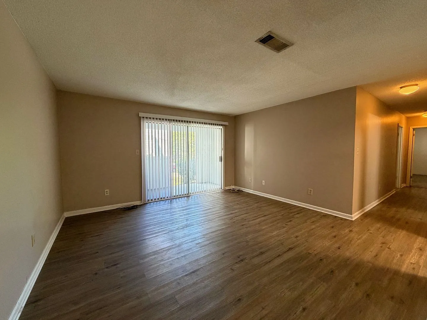 2 bed, 1151 sqft, $1,475 — Photo 2