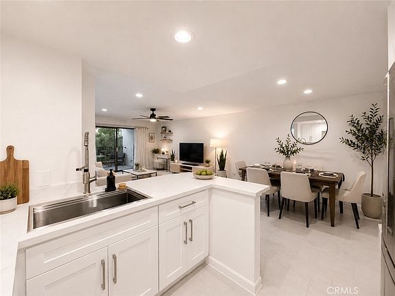 5th image of 700 W 3rd St Unit A104