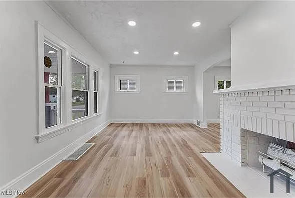 3 bed, 1293 sqft, $999 — Photo 3