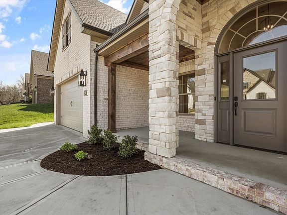 4th image of 12018 Avery Woods Ln