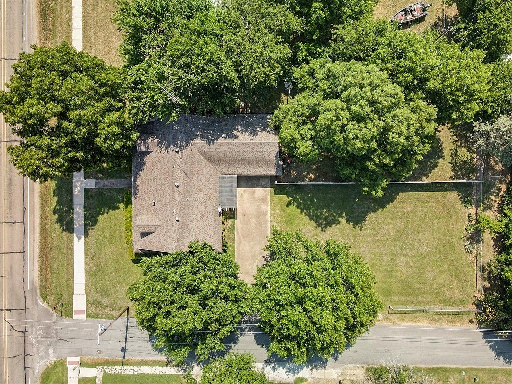 513 W Grand St, Whitewright, TX 75491 MLS 20329363 Zillow