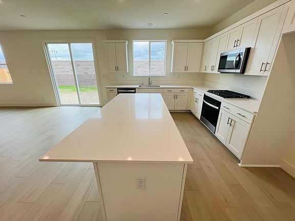 2nd image of 16492 Bandon Ln