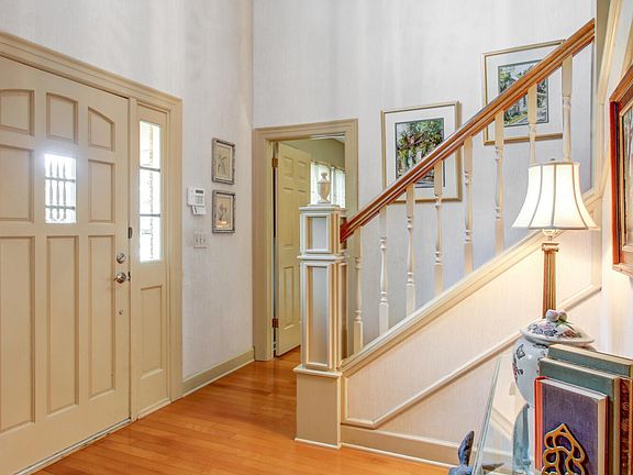 4th image of 4480 OAK BAY Drive W