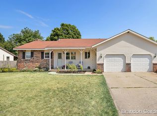 2683 Sun Valley St, Jenison, MI 49428
