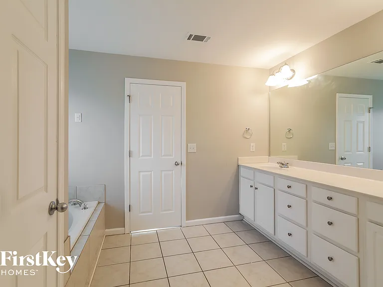 1528 Park Knoll Trl — Photo 9