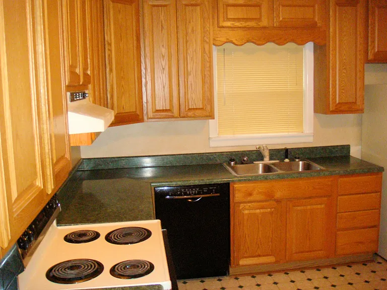 1208 Courtland Dr — Photo 14