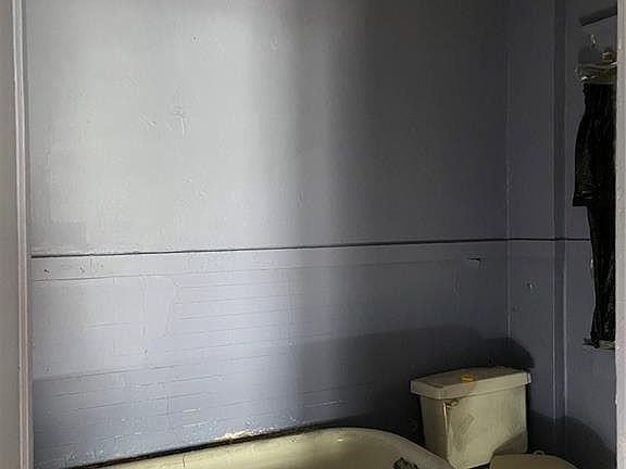 5th image of 1419 E 40th St