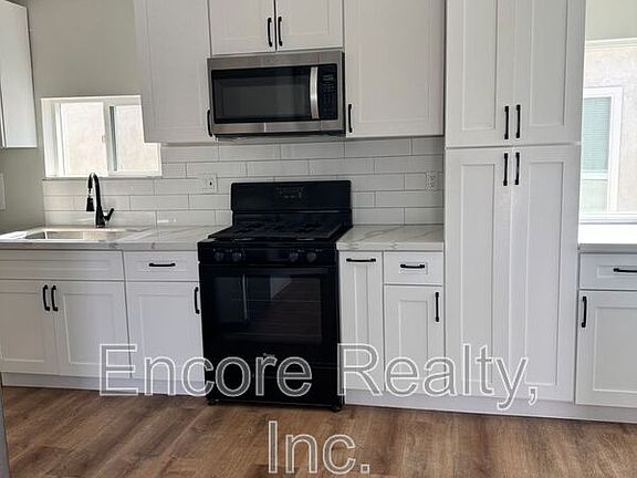 3rd image of 2776 Vista Way