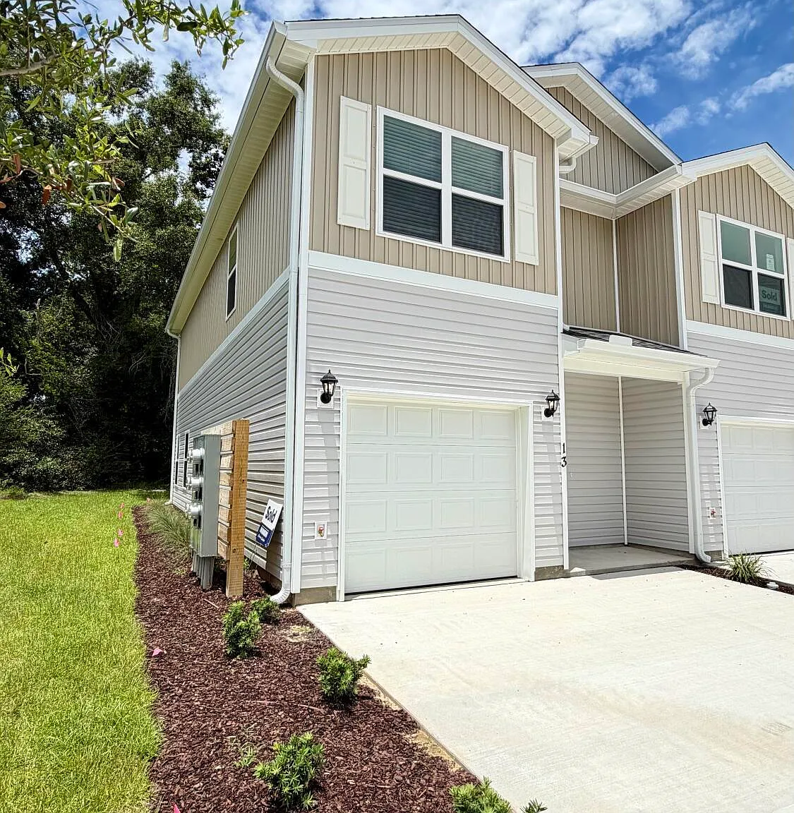 3 bed, 2.5 bath, 1500 sqft, $2,100 — Photo 2